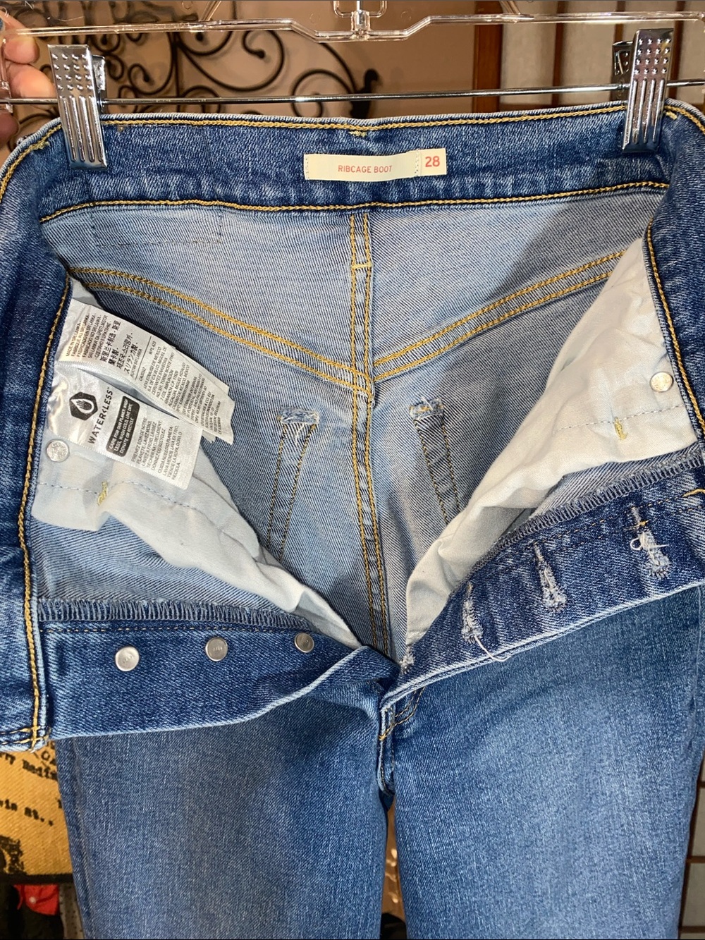 Levi Strauss RIBCAGE BOOT Jeans - Size 28 - Picture 4 of 10